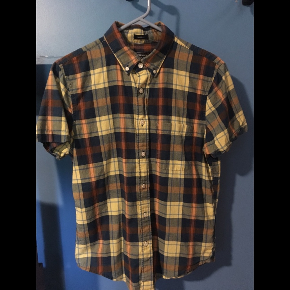 Abercrombie & Fitch button up t-shirt